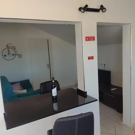 Nunes Apartments * Mexilhoeira da Carregacao
